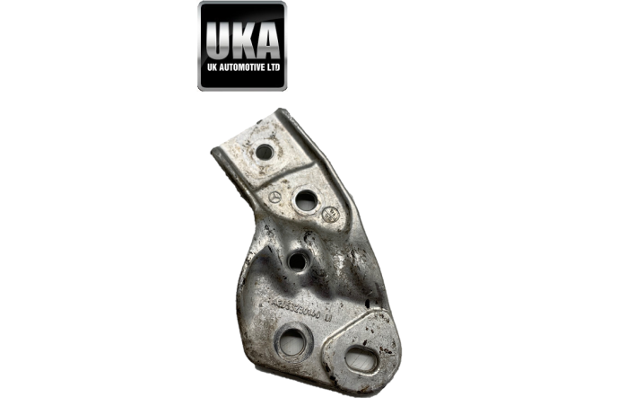 SUBFRAME BRACKET A2053230140 MERCEDES GLC 220D 2018 FRONT SUBFRAME BRACKET