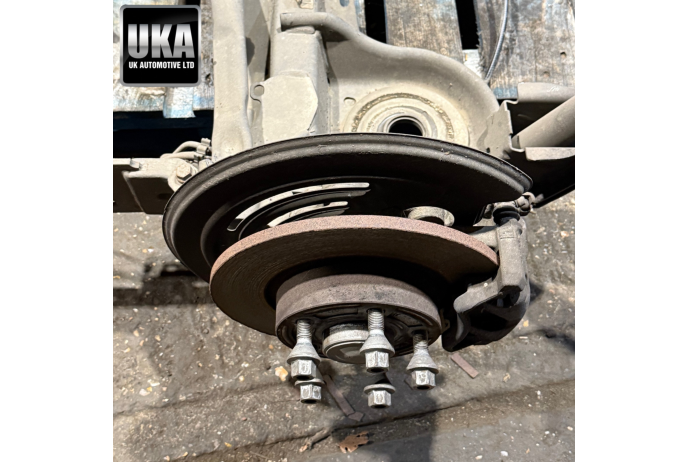 AXLE RENAULT TRAFFIC 2.0 DCI 2022 REAR BEAM 26,481 MILES 2021-2024