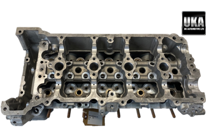 CYLINDER HEAD R1770163600 MERCEDES C63 AMG 4.0 BARE RIGHT DRIVERS SIDE