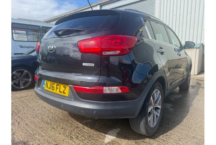 BUMPER KIA SPORTAGE MK3 REAR BUMPER COMPLETE IN BLACK PARKING SENSORS E6 2016