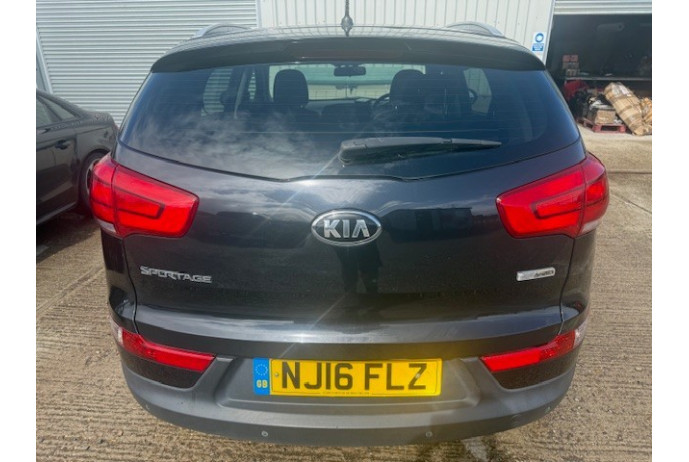 LIGHT KIA SPORTAGE MK3 TAIL LAMP REAR INNER LEFT PASSENGERS ON TAILGATE 2016
