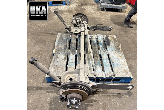 AXLE RENAULT TRAFFIC 2.0 DCI 2022 REAR BEAM 26,481 MILES 2021-2024