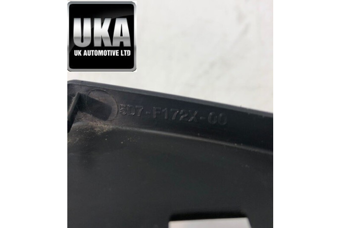 2017 YAMAHA MT 125CC ABS REAR PLASTIC LIGHT SURROUND  5D7 F172X 00