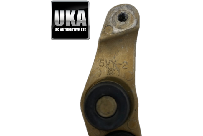 2004 YAMAHA YZF R1 FRONT RIGHT AND LEFT PETROL TANK MOUNTING BRACKETS 5VY-1 / 2 