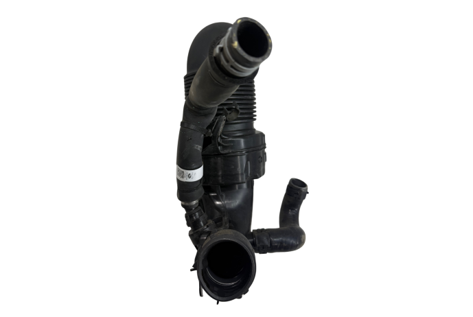 HOSE LK72-9C623-AA LAND ROVER EVOQUE 2.0 MHEV INLET INTAKE AIR PIPE 13,031M 2019