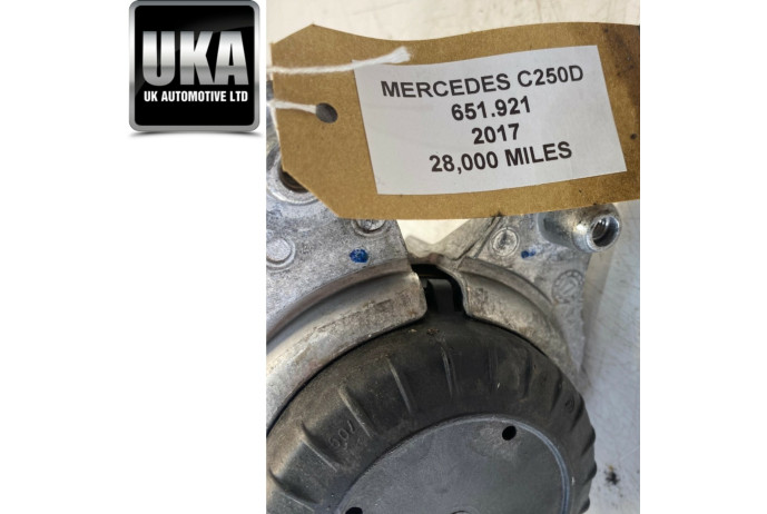 MOUNT A2052406717 MERCEDES C250 C250D 2.1 2017 RIGHT ENGINE RUBBER MOUNTING