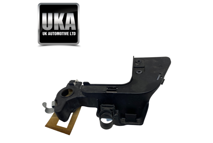 BRACKET 7848491 BMW M4 3.0 F83 PETROL 2018 EURO 6 AIR INTAKE BRACKET