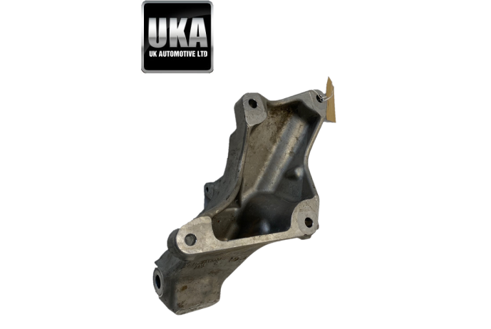 MOUNT A1772230204 MERCEDES C63 4.0 AMG V8 2018 ENGINE ALI BRACKET