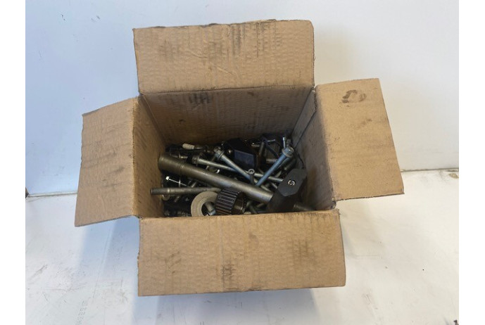 2018 KAWASAKI ZR 800 DGFA ABS E BOX OF NUTS BOLTS FITTINGS FROM ENGINE AND BIKE