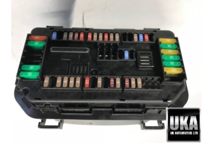 2016 BMW M4 4 SERIES F83 UNDER BONNET FUSE BOX BOARD WITH FUSES AS SHOWN