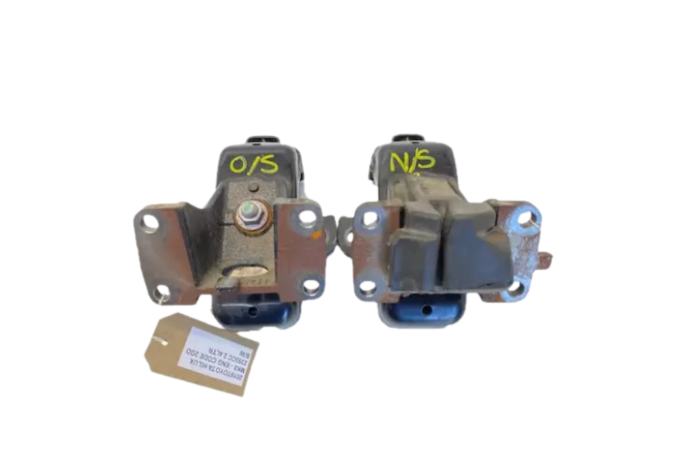 MOUNTS TOYOTA HI-LUX HILUX 2.4 ENGINE MOUNTINGS LEFT RIGHT 2019