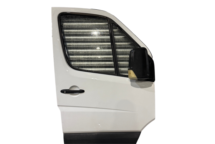 DOOR MERCEDES SPRINTER DRIVERS RIGHT DRIVER FRONT IN WHITE 2014-2018