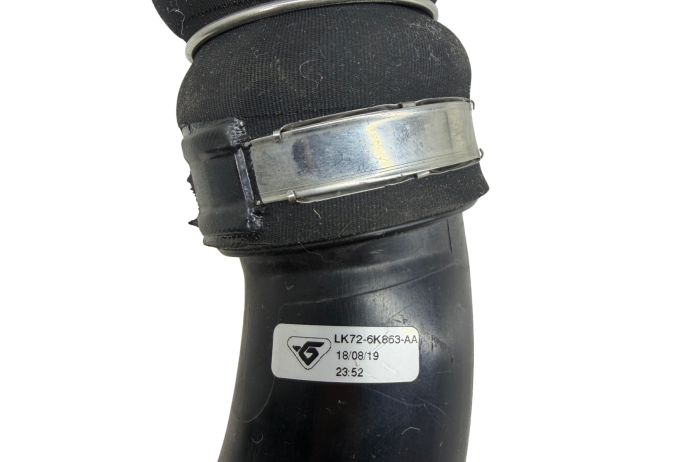 PIPE LK72-6K863-AA LAND ROVER EVOQUE 2.0 MHEV AIR INTAKE HOSE BOOST 13,031M 2019