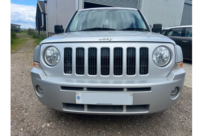 BUMPER GRILL JEEP PATRIOT CRD 2008 IN SILVER FRONT BUMPER & GRILL 2007 - 2012